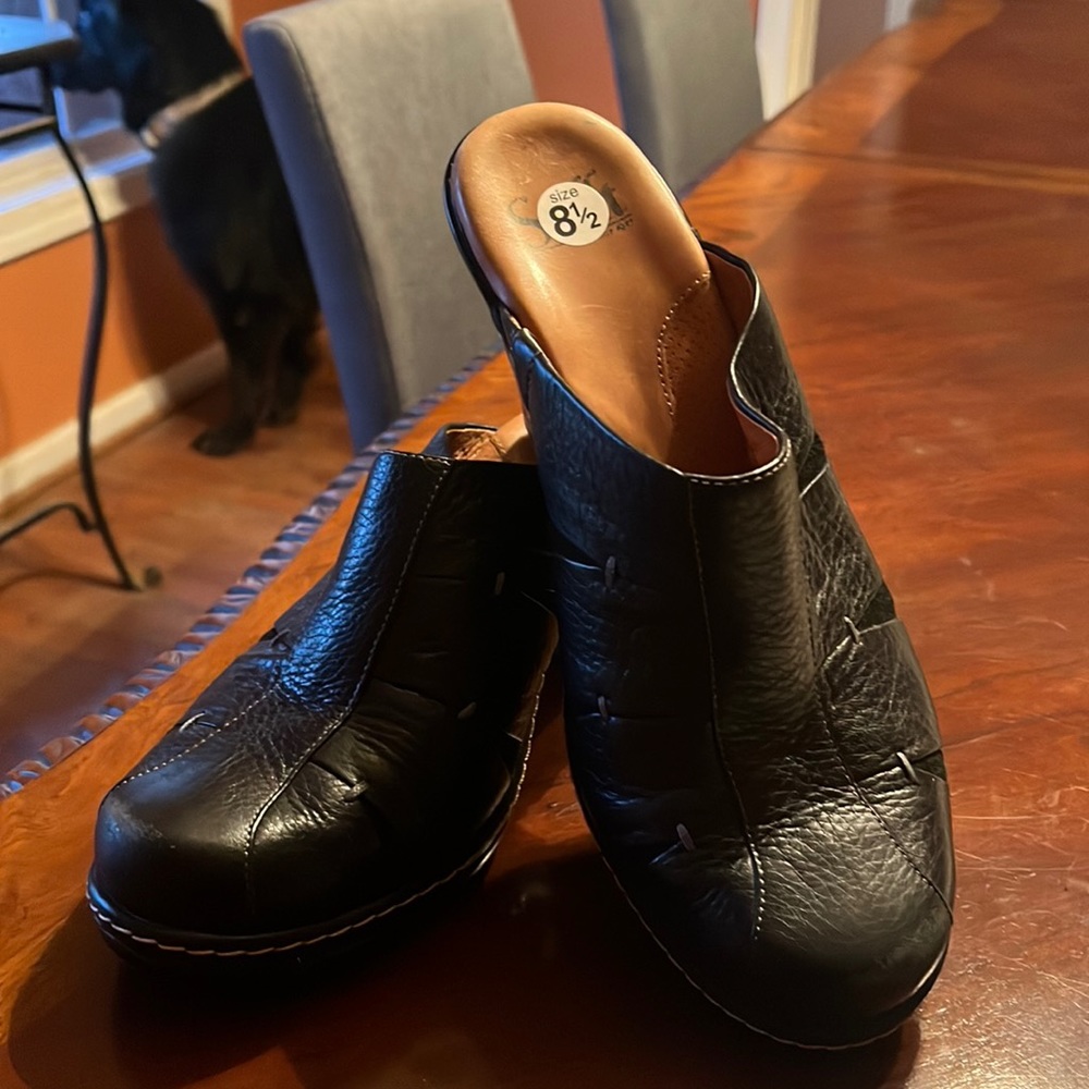 Sofft 3” heeled clogs, 8 1/2, leather black shoes